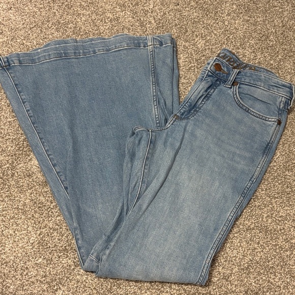 Wrangler High Rise Super Flare Jeans - Picture 1 of 6